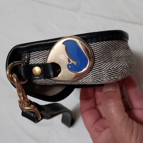 🔥 SALE Dooney & Bourke Wristlet - Picture 2 of 4